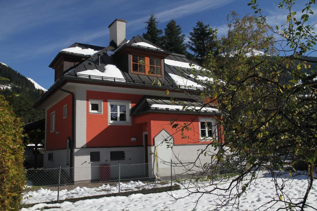 Villa Schnuck - Das Rote Ferienhaus Бад-Гаштайн Екстер'єр фото