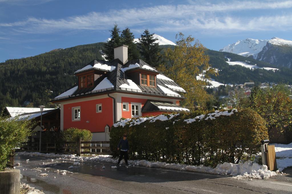 Villa Schnuck - Das Rote Ferienhaus Бад-Гаштайн Екстер'єр фото